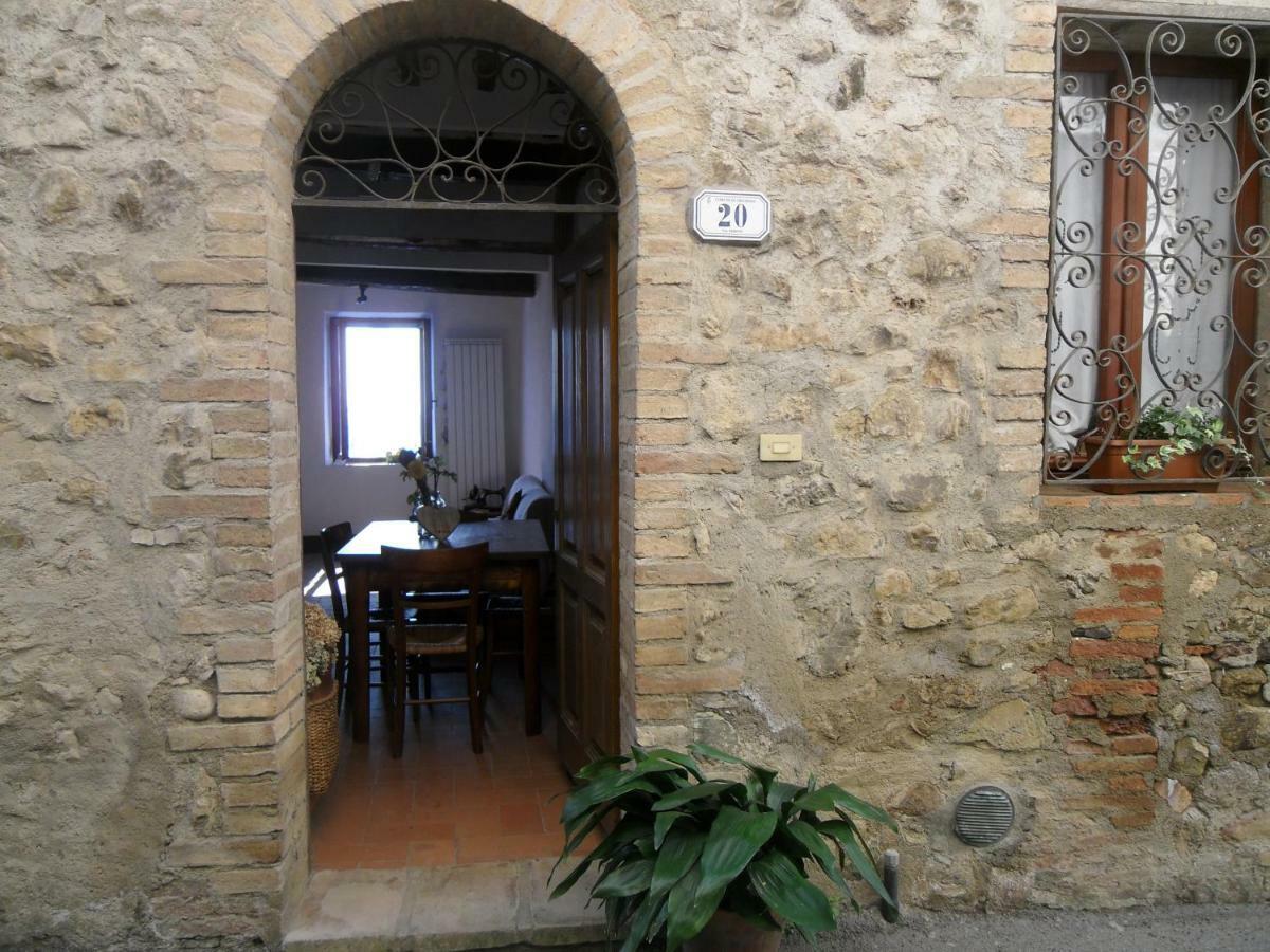House With Stunning Views Villa Chiusdino Luaran gambar