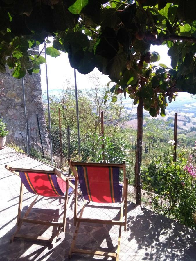 House With Stunning Views Villa Chiusdino Luaran gambar